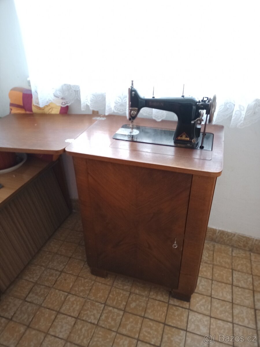 Šicí stroj - 2