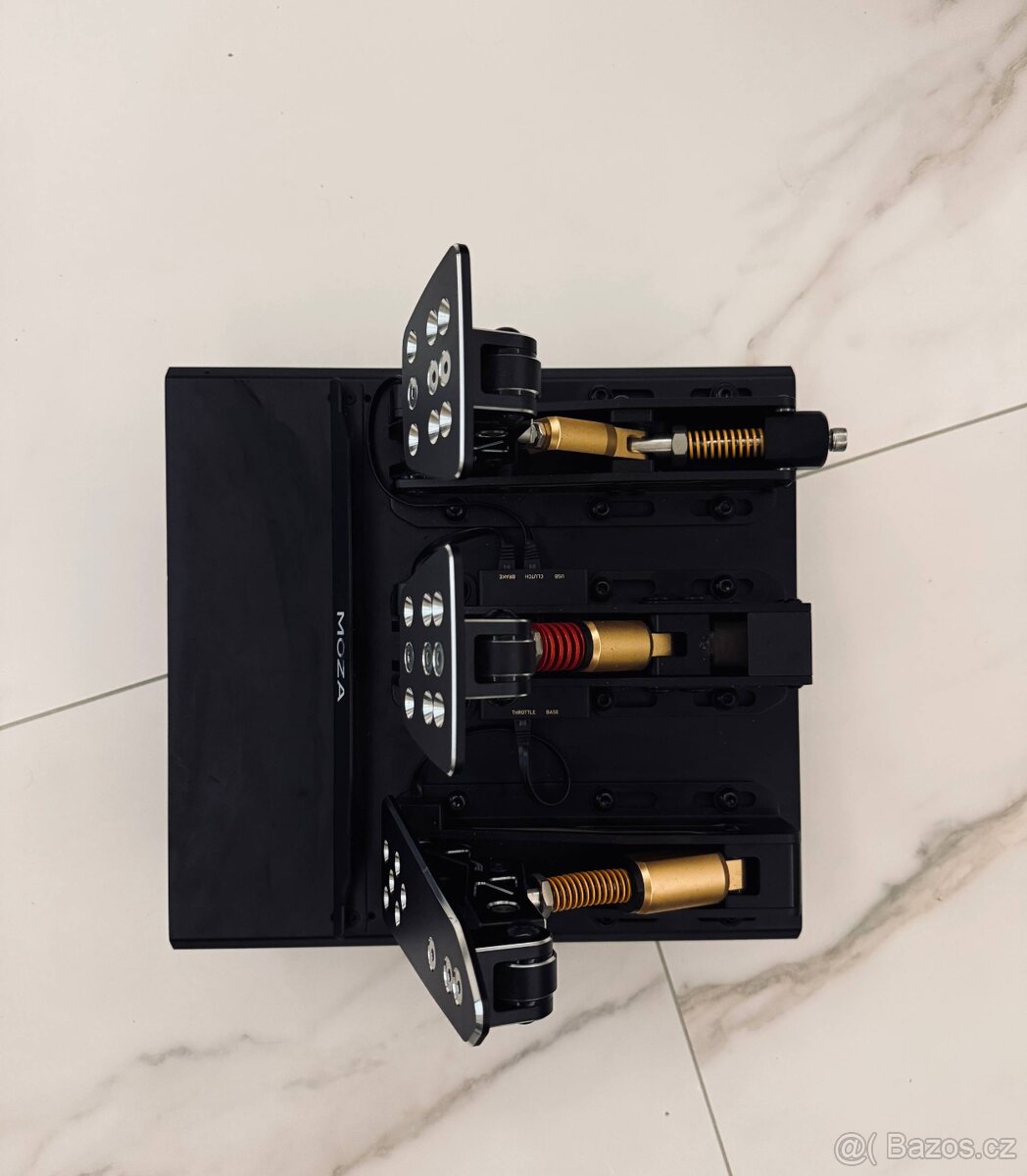 MOZA CRP Load Cell Three Pedals with Base - 2