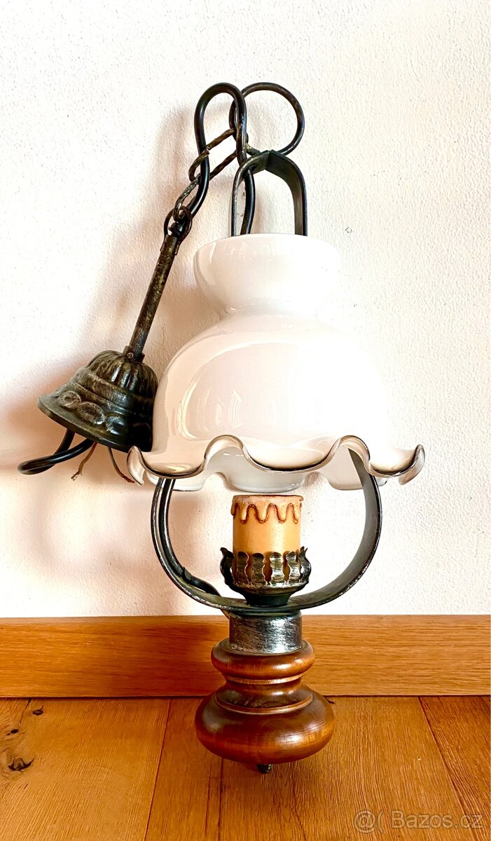 Stará krásná malá kovaná lampa ve stylu petrolejky - 2