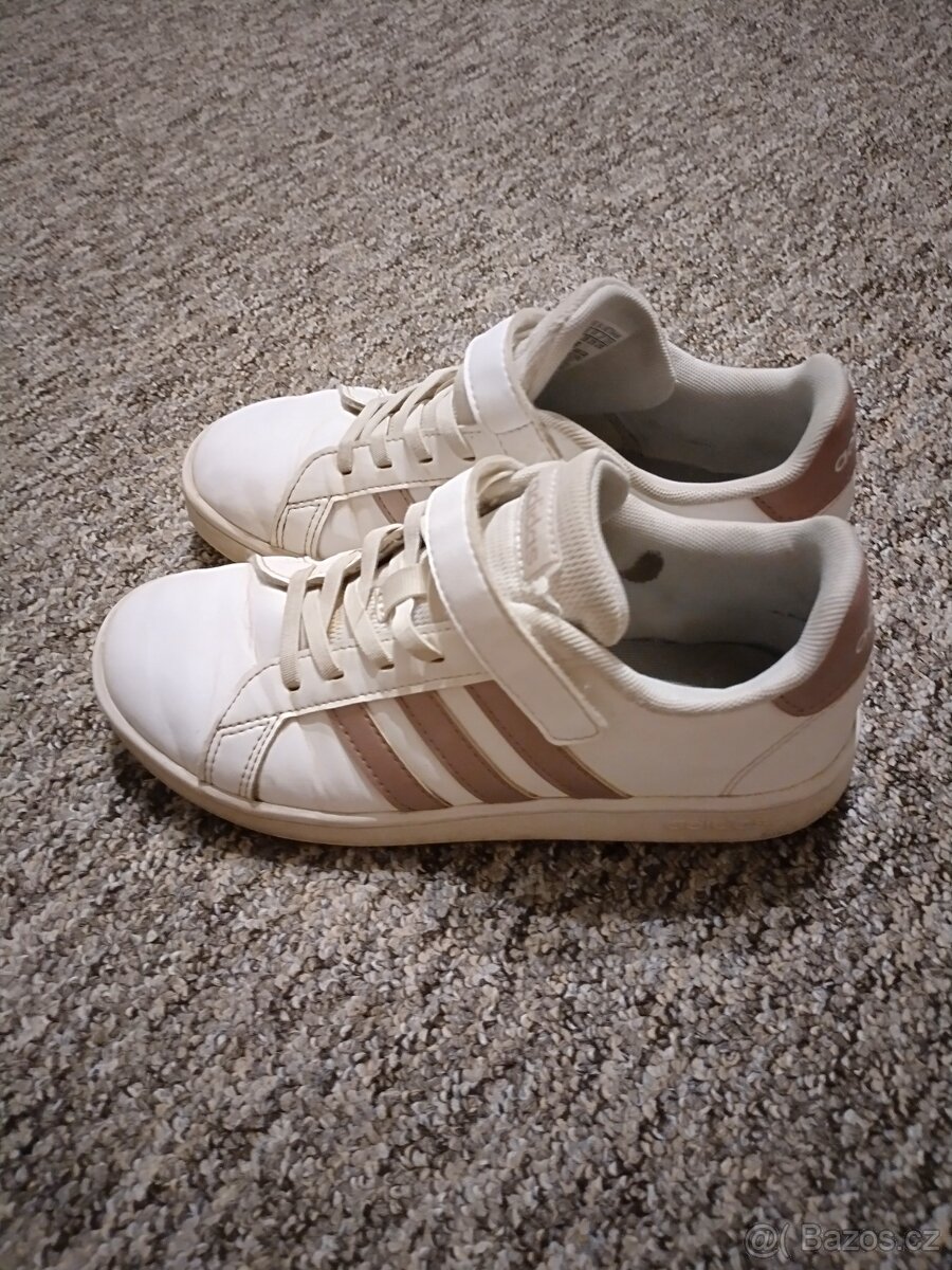 Dívčí dětské tenisky Adidas vel. 35 - 2