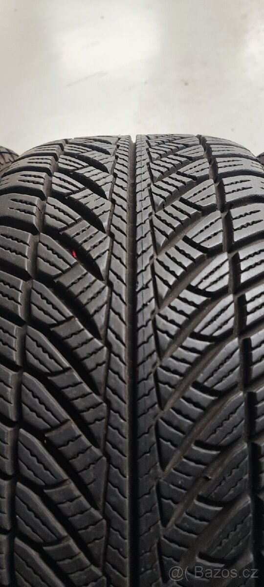 1ks 245/45R18 Goodyear UltraGrip, DOT 4420, 7.6mm. Run Flat. - 2