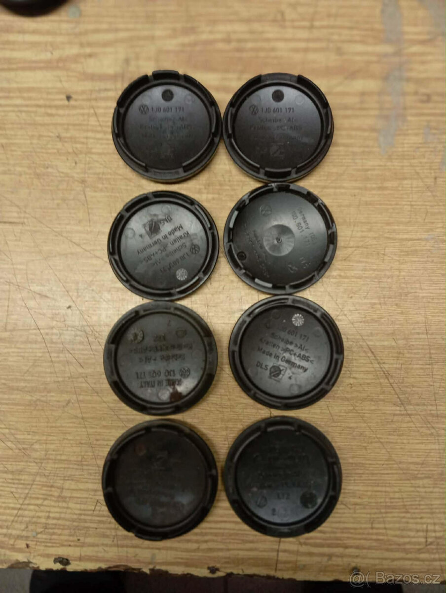 8 X STŘEDOVÉ POKLIČKY ORIGINÁL VW - 2