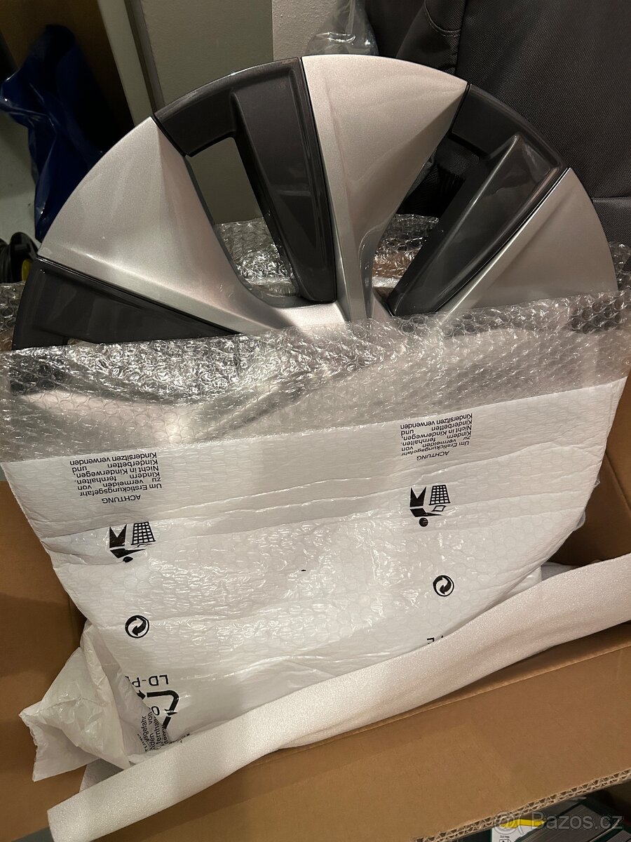 NOVÉ Poklice - 4 ks kryty kol Tesla Model Y Gemini 19 - 2