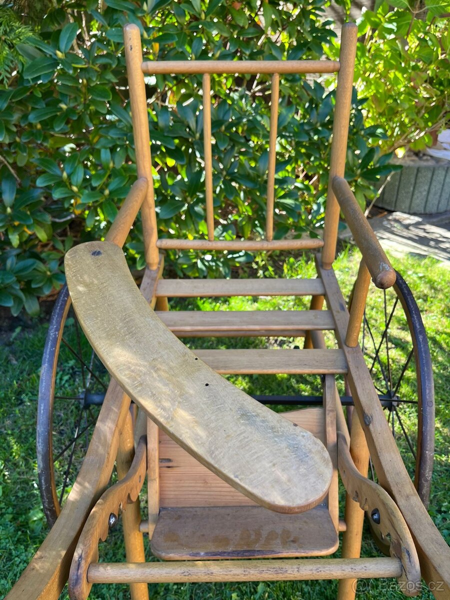 Starožitný kočárek pro dítě č. 1506 - 2