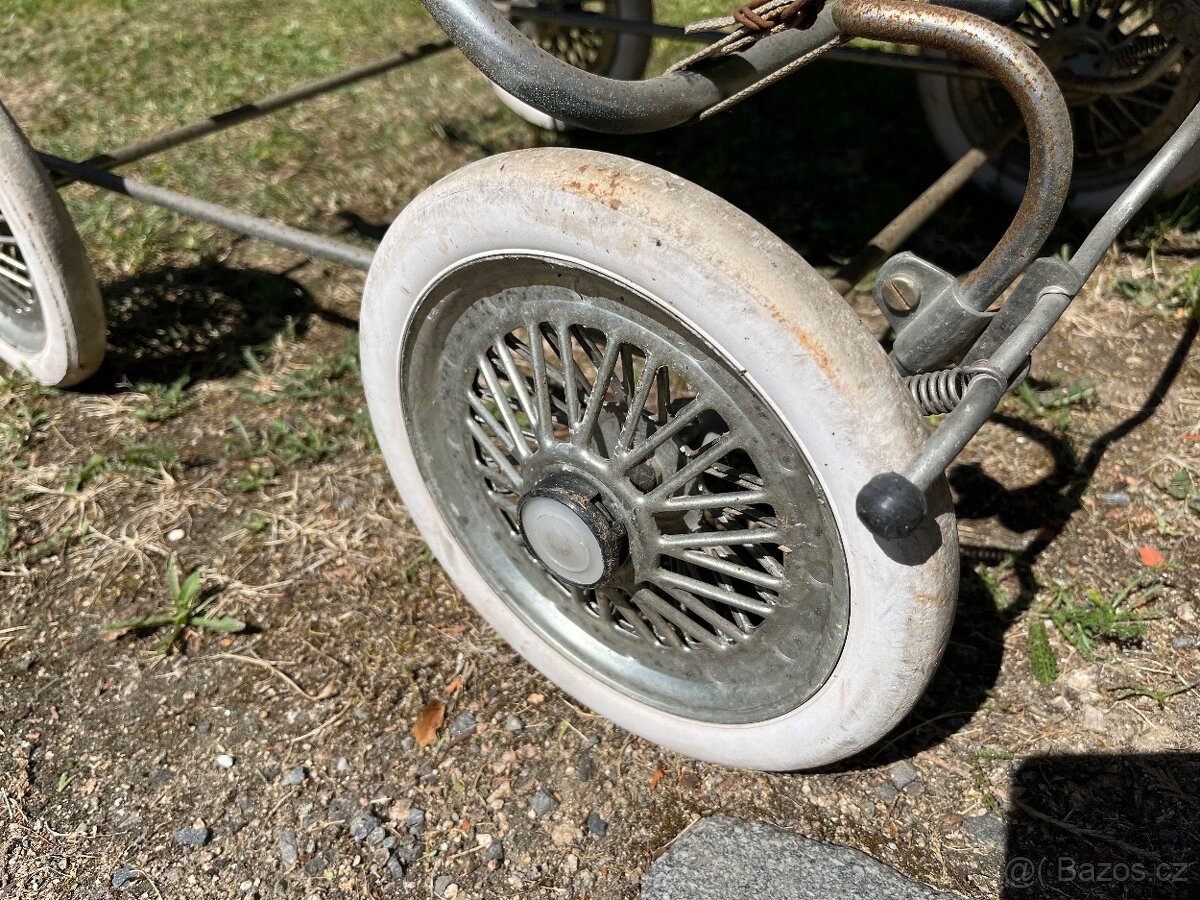 Retro funkcni kocarek - 2