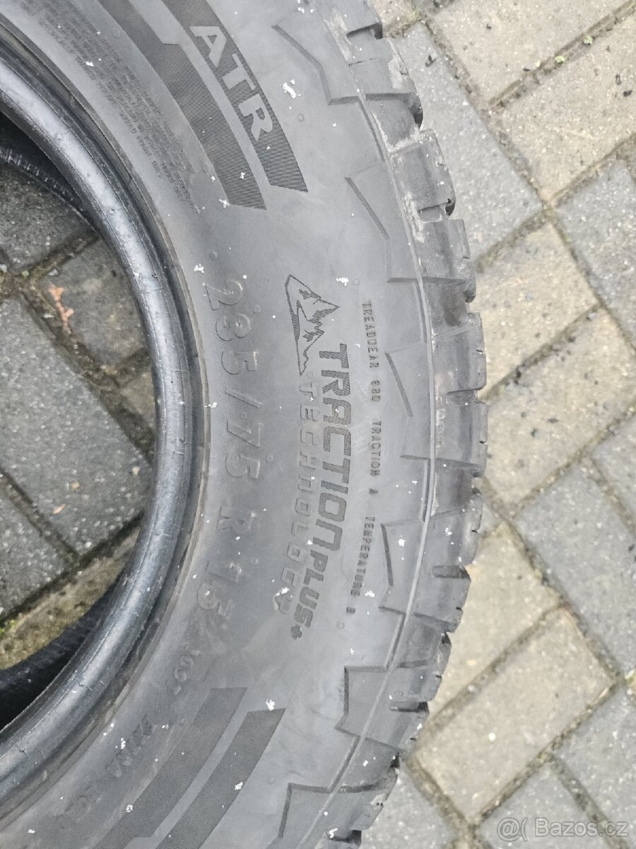 Prodam zimni pneu 235/70/15 - 2