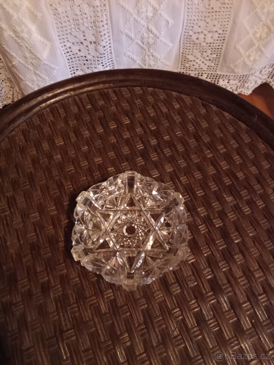 Popelník malý nízký broušený - 2