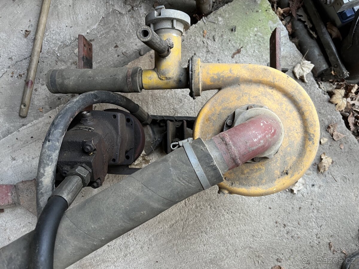 Čerpadlo na postřikovač IFA W 50. - 2