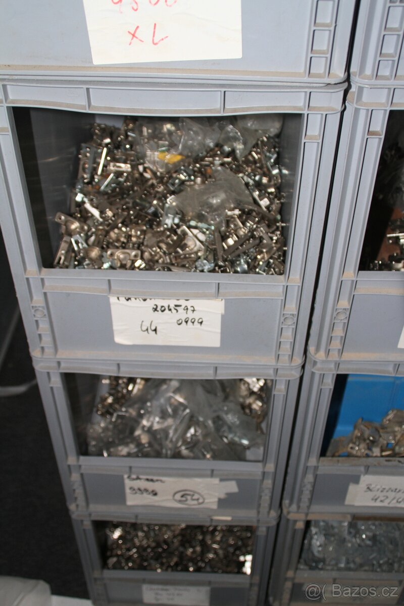 Prodám kování na kuchyně,panty - 2