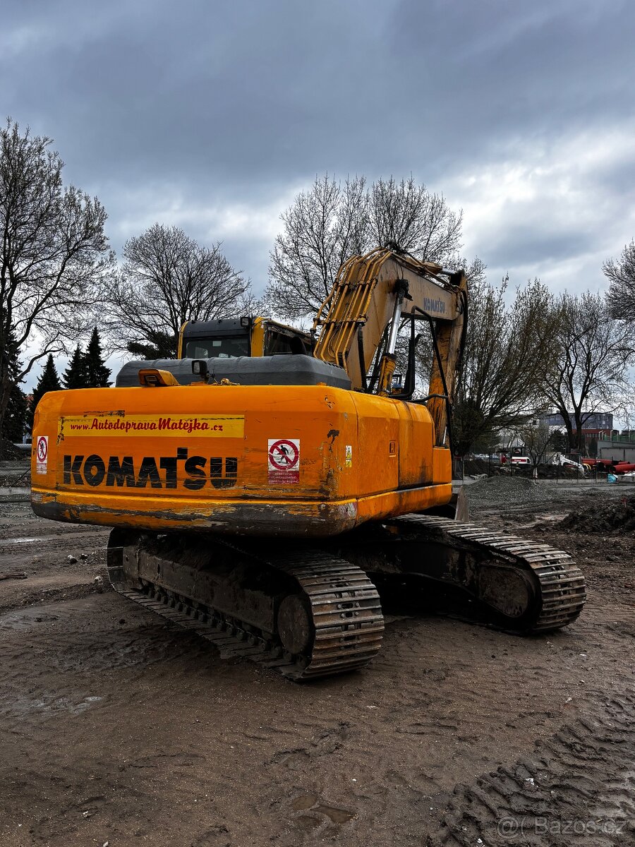 Pasovy bagr Komatsu PC240 - 2