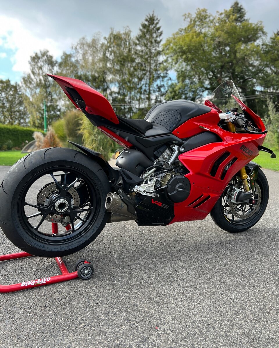 Ducati Panigale V4S - 2