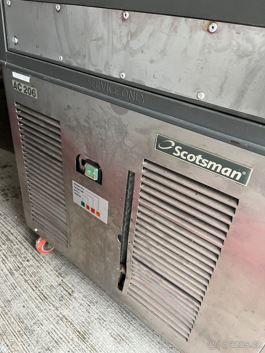 Profi výrobník ledu - 2