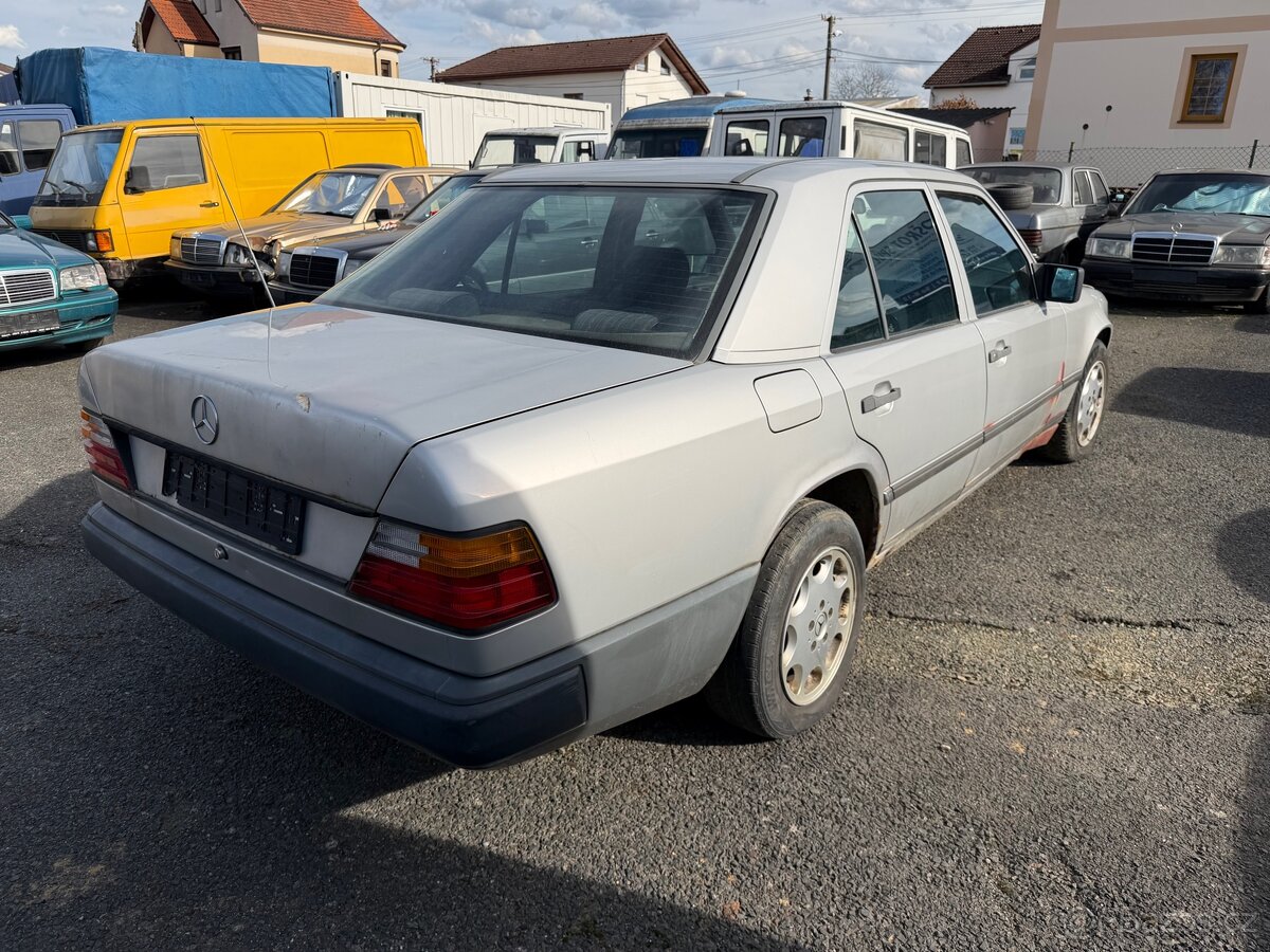 Mercedes Benz w124 230E - 2