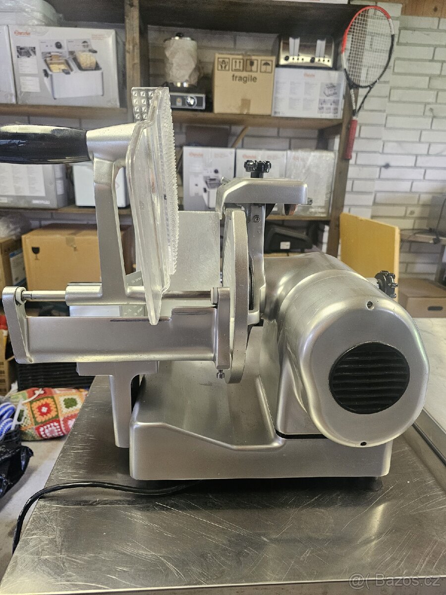 Nářezový stroj Manconi 250V K - 2