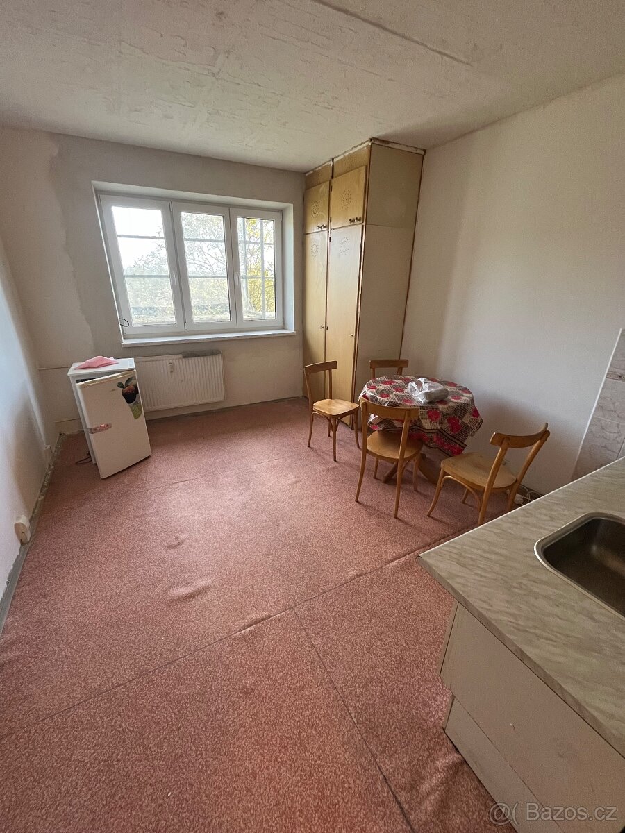 Byt 1+1 pronajem Rotava VOLNÝ IHNED - 2