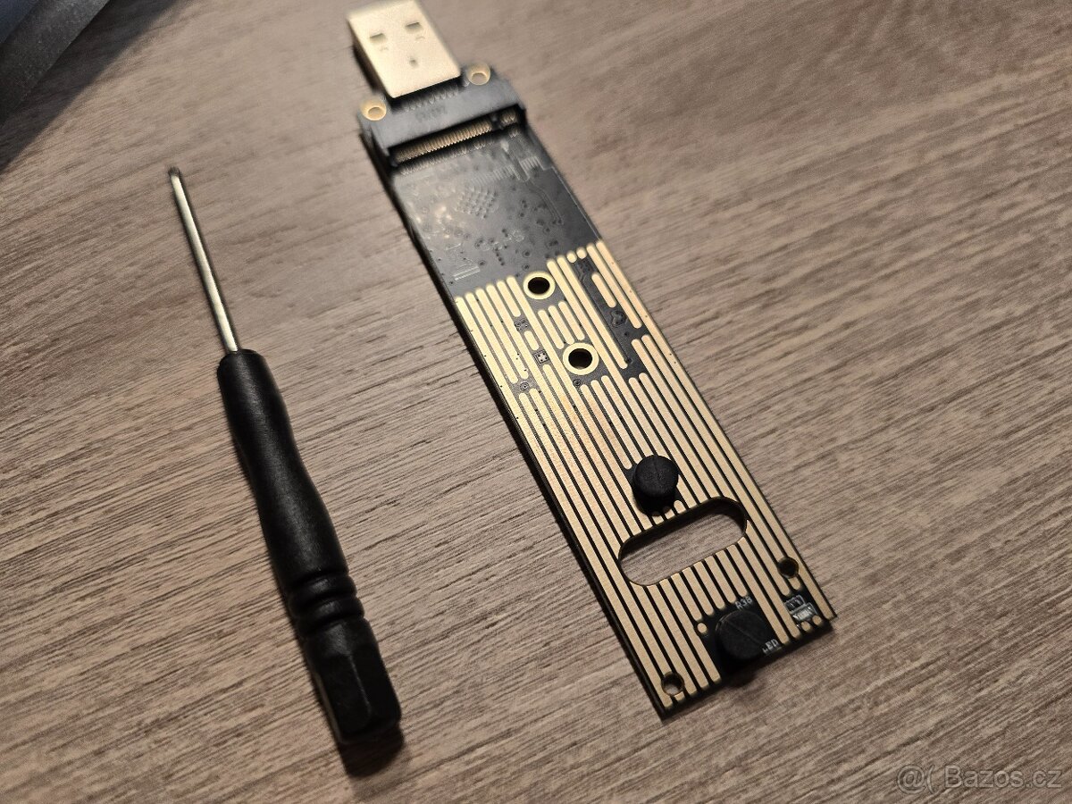 USB 3.1 adaptér pro M.2 NVME SSD nový + mini dárek - 2