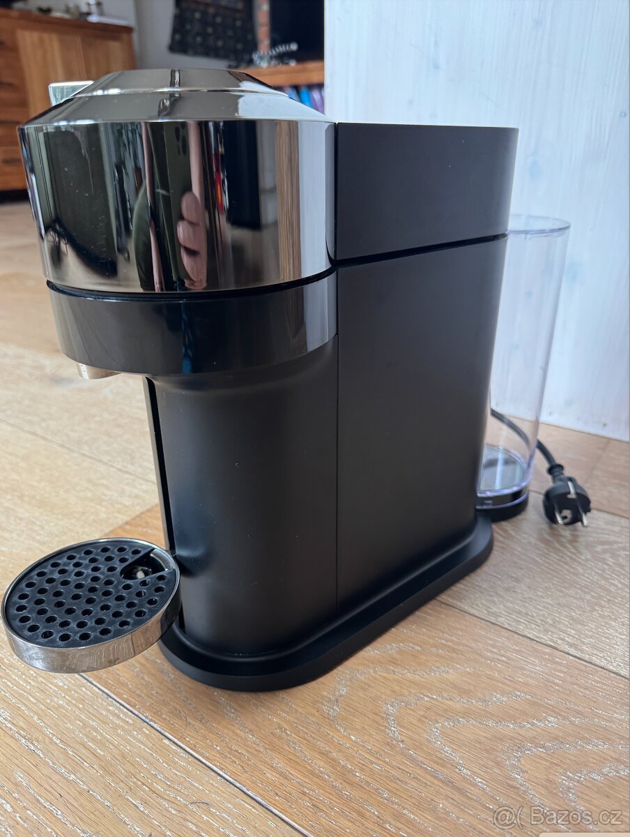 Kávovar Nespresso Vertuo Next Deluxe Pure Chrome 100% stav - 2