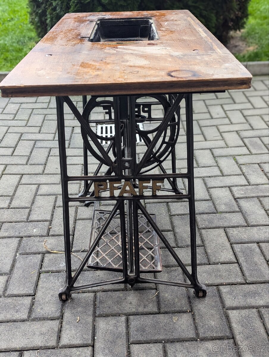 Stůl od šicího stroje - 2