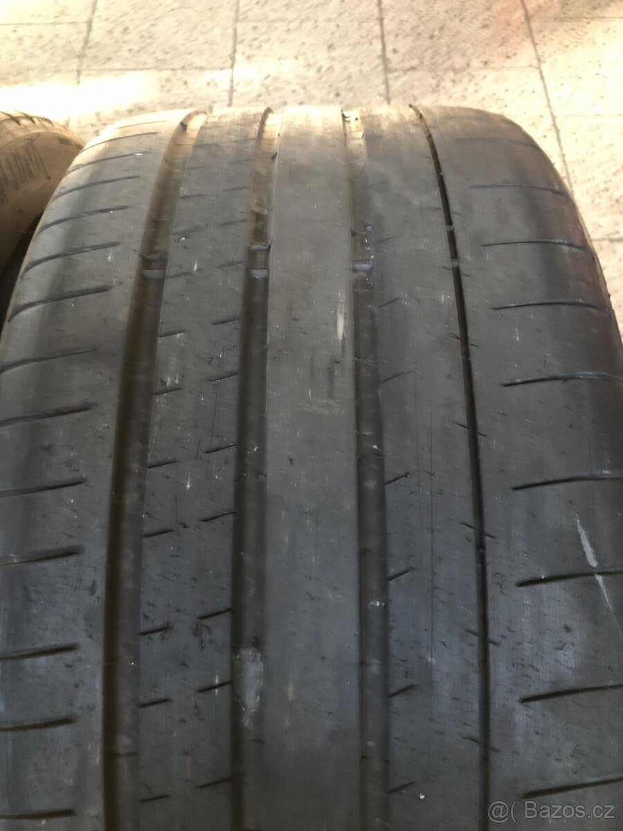 275/35/19 prodám 2ks letních pneu - 2