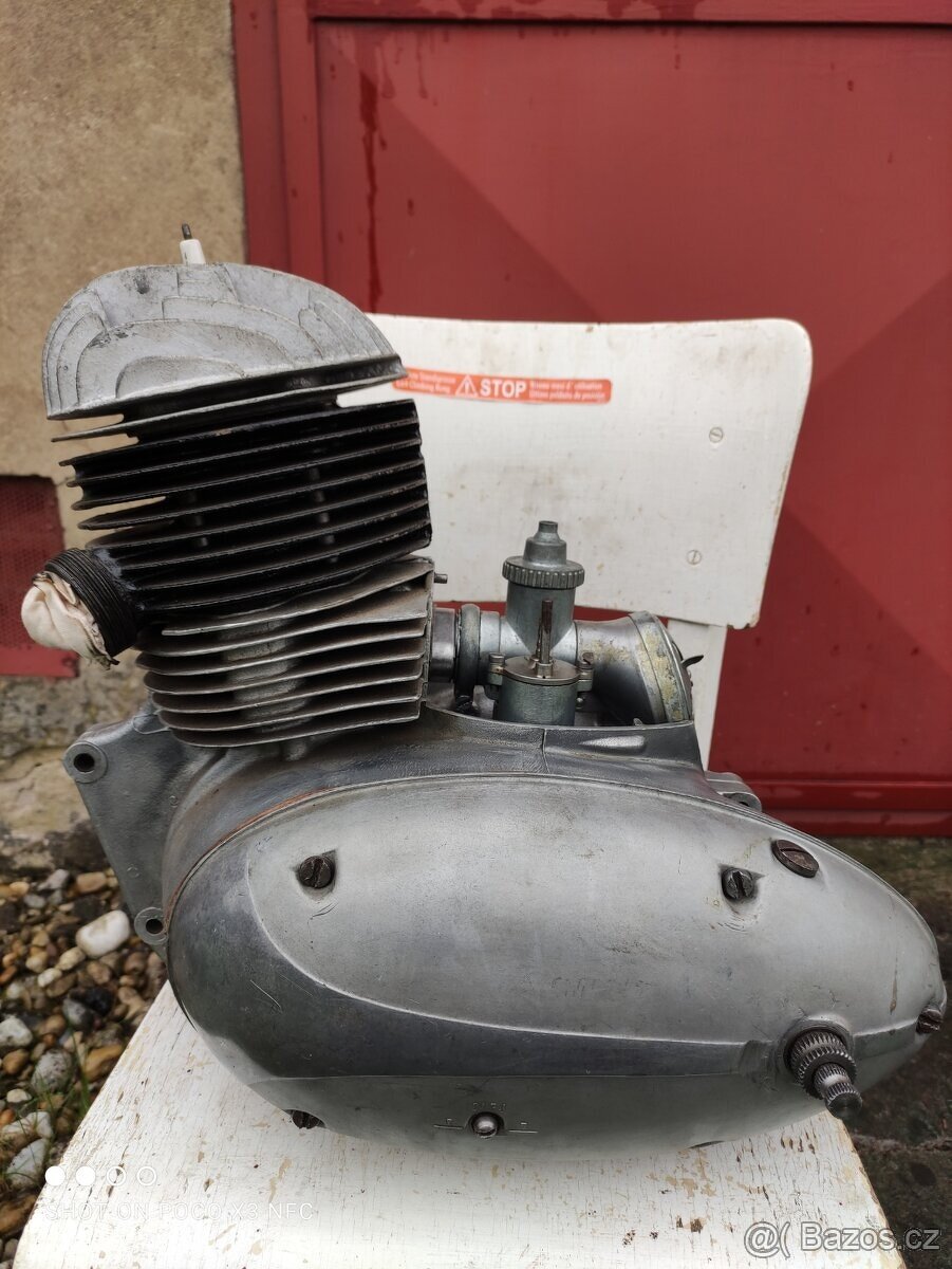 JAWA 250/353 - půlbuben - motor (bez karburátorru) - 2