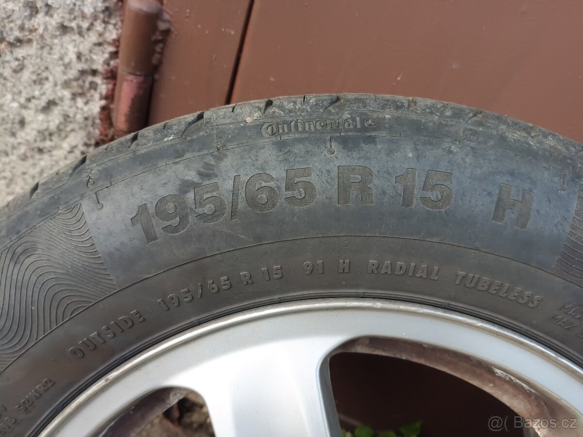 kola Škoda Octavia 1 - 2