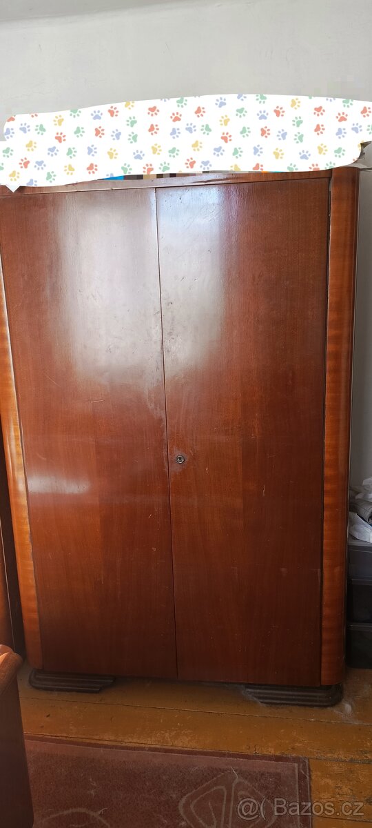 Retro ložnicový set 60. léta - skříně a postel - 2