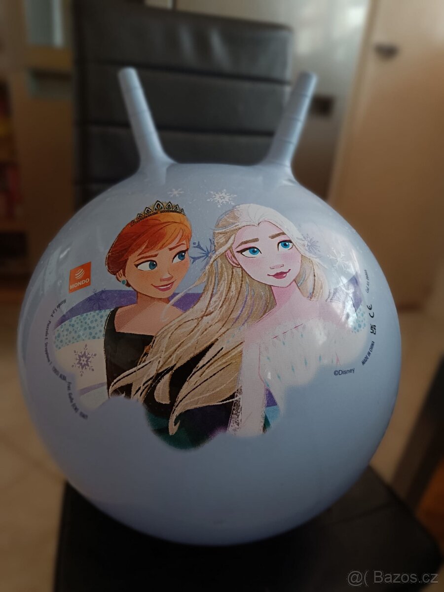 skákací míč+mašinky s koleji , piano - 2