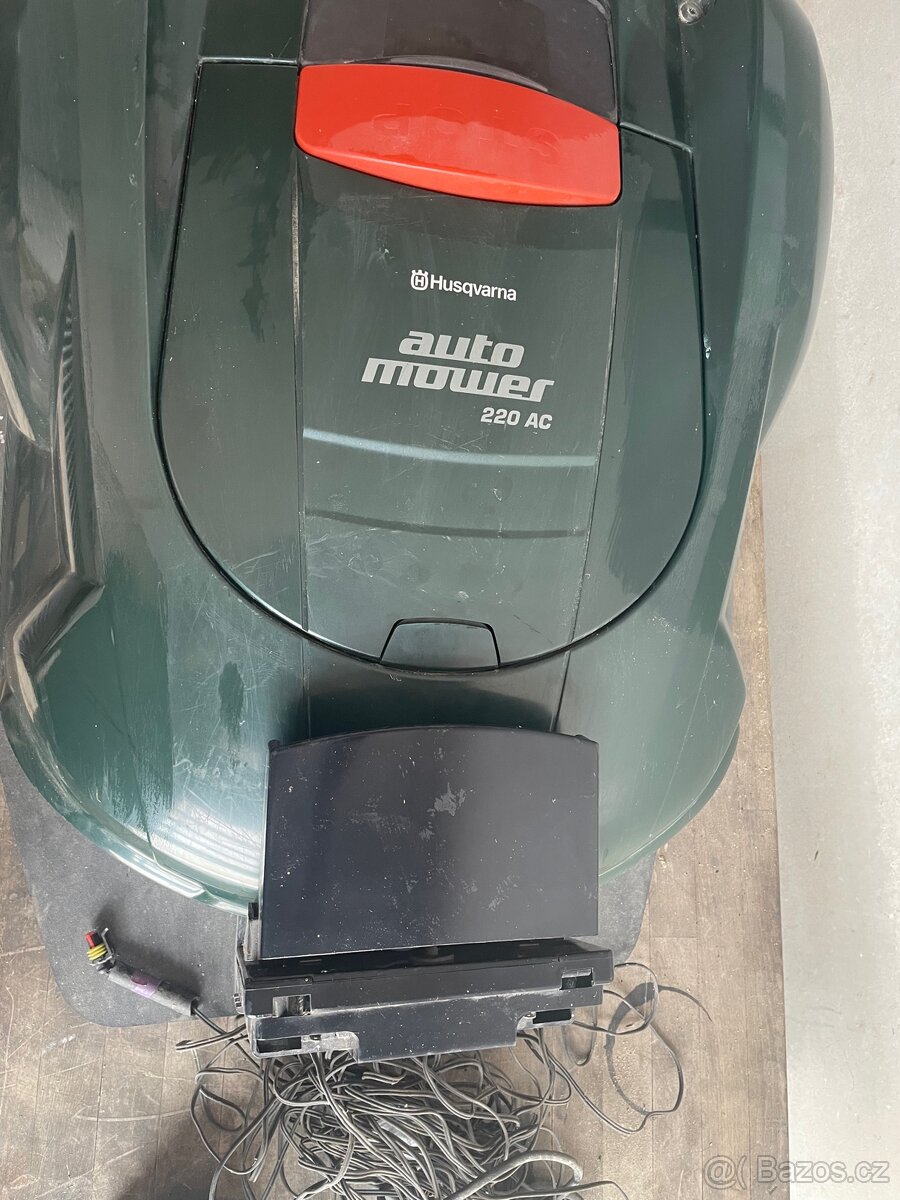 Robotická sekačka Husqvarna 220 AC - 2