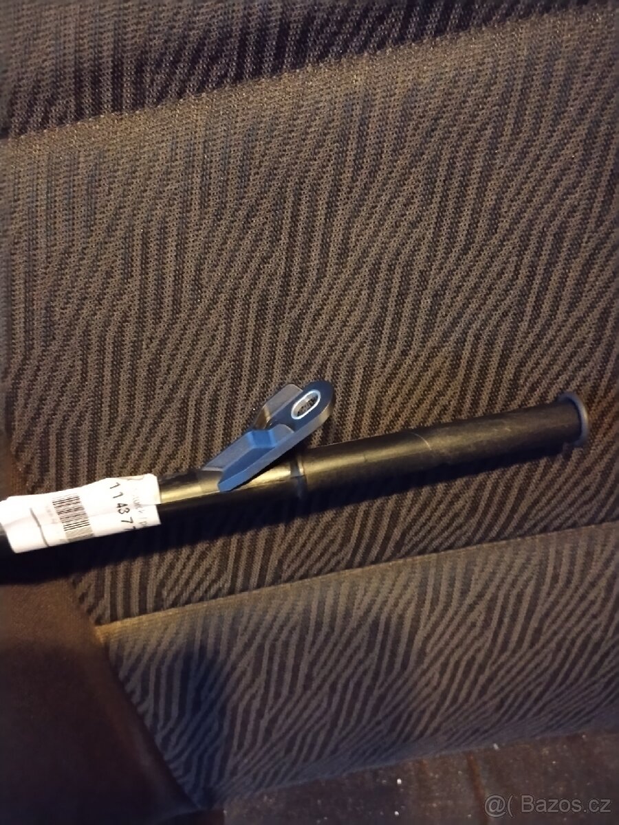 BMW 5 E60, BMW 3 E90 a BMW 1 E87 trubka měrky - 2