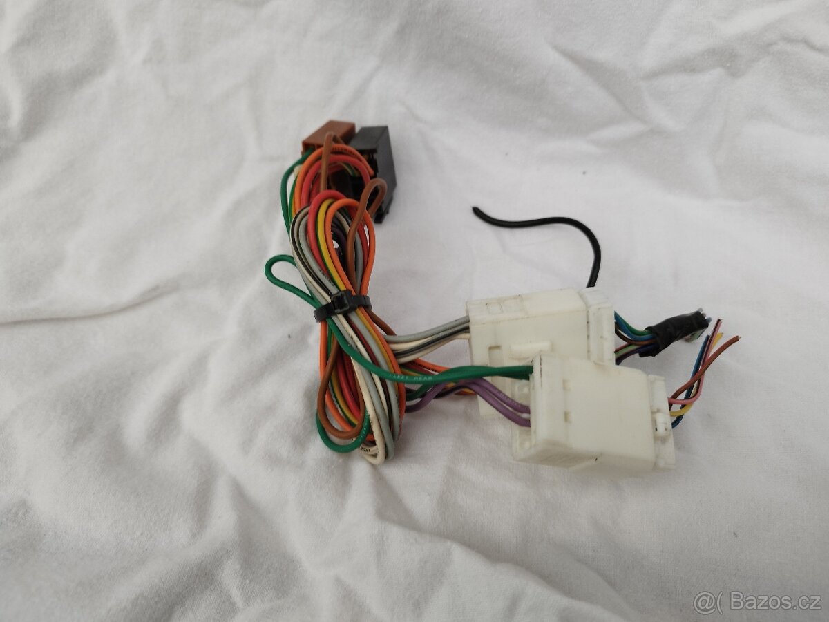 P: ISO konektor Mazda- redukce kabeláže autorádia - 2
