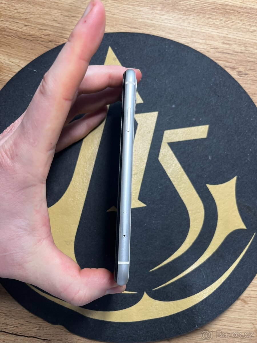 iPhone 11 - 64 GB - 100% baterie - 2