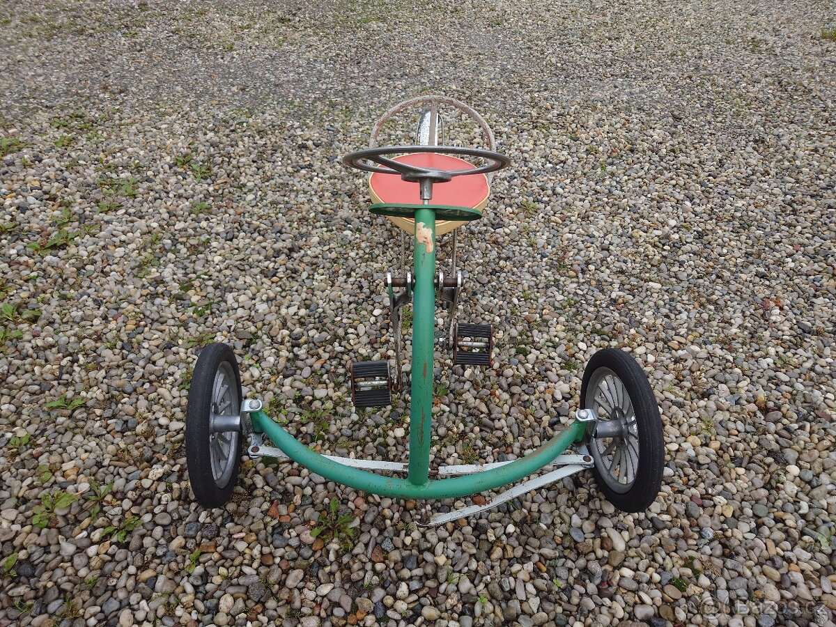 Stará dětská tříkolka TDV - 2
