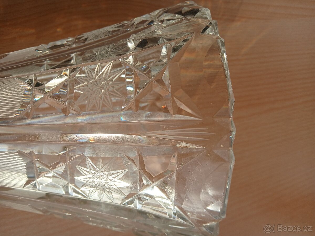 Broušená váza - 2