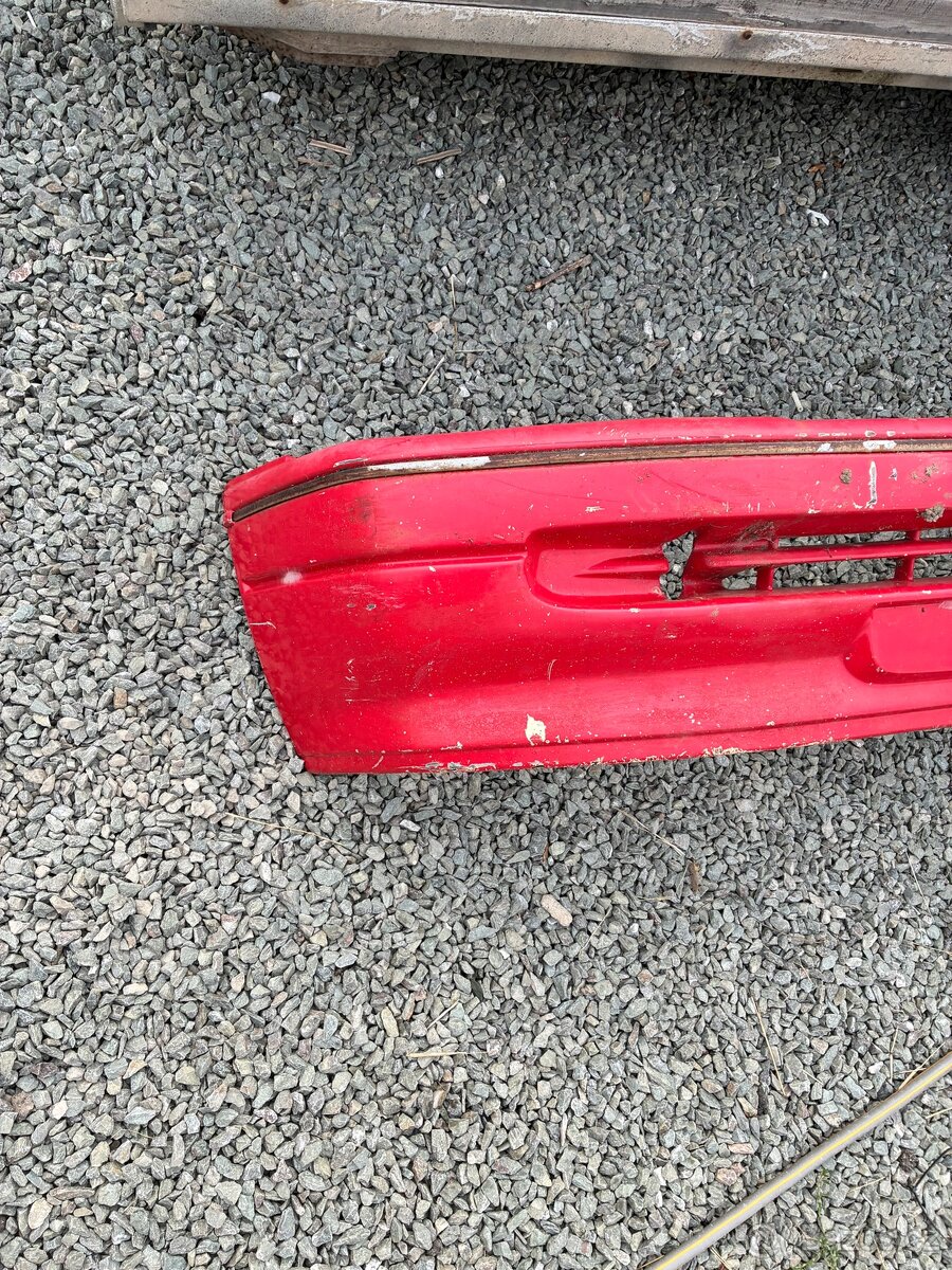 Přední nárazník Ford Escort - 2