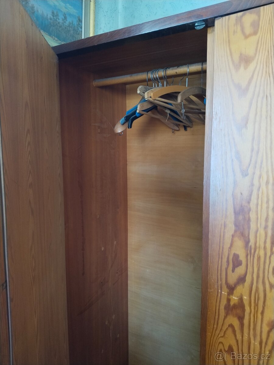 Šatní skříň - 2