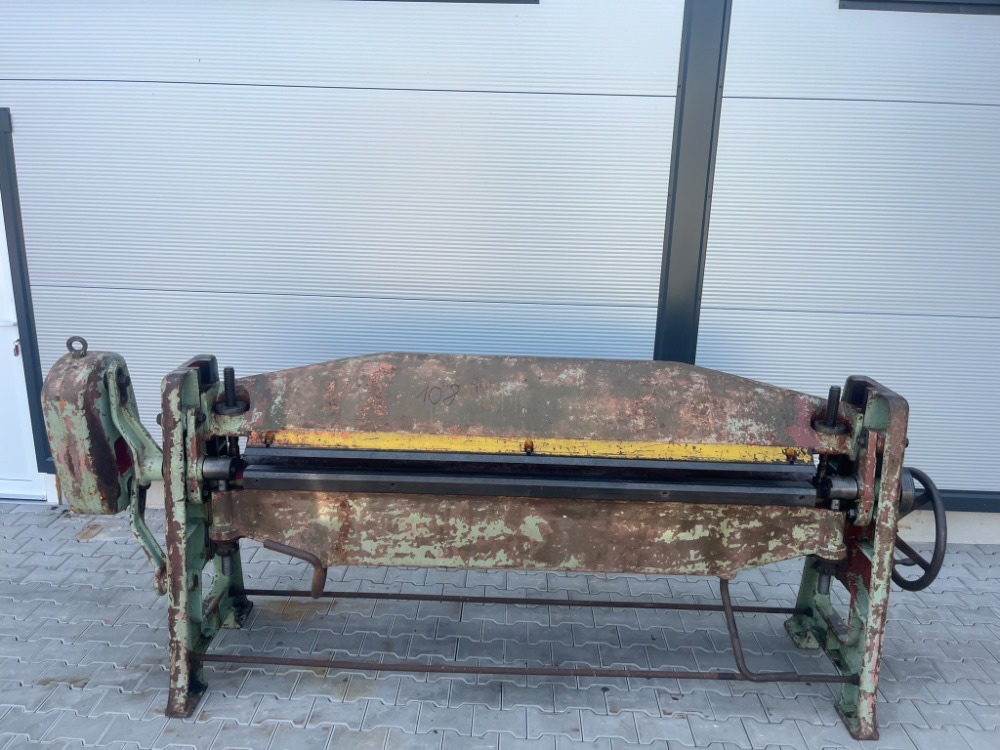 108. Ruční ohýbačka 2000/2 - 2