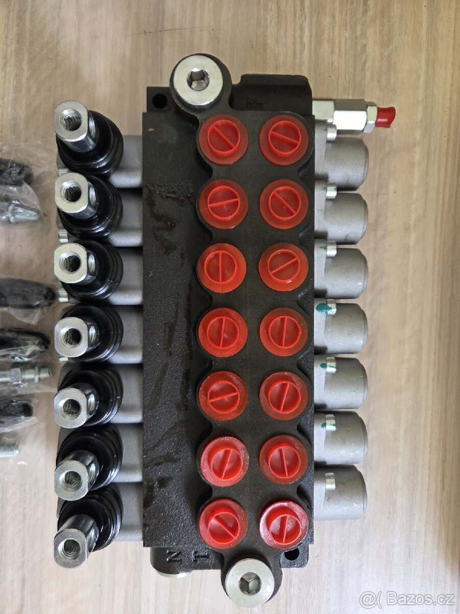 7sekční monoblokový hydraulický rozvaděč - 2