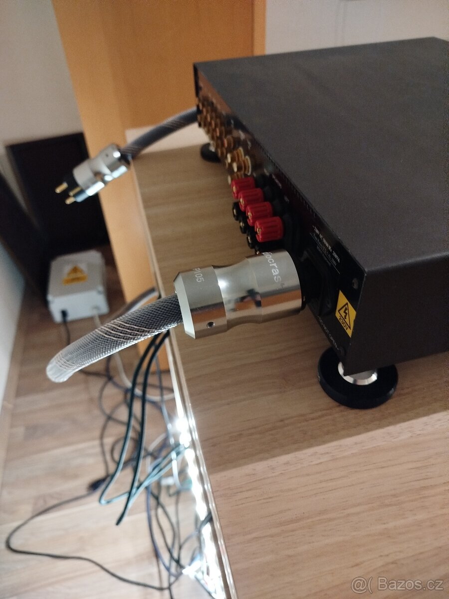 Kvalitní napájecí kabel - 2