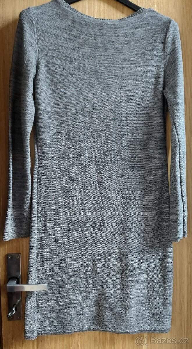 69,- Kč za balíkovnu. Basic šaty. S 36 8/ M 38 10 . - 2