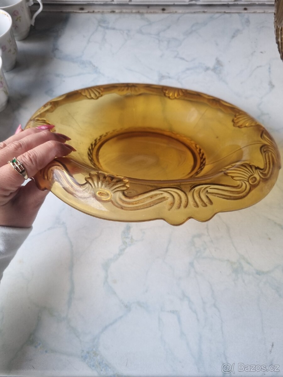 Žlutý tác/miska - 2