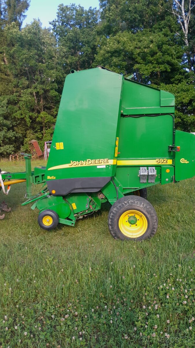 Lis na kulaté balíky John Deere 592 - 2