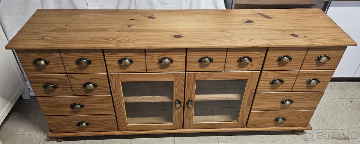 Velká dřevěná komoda (délka 176 cm) - 2