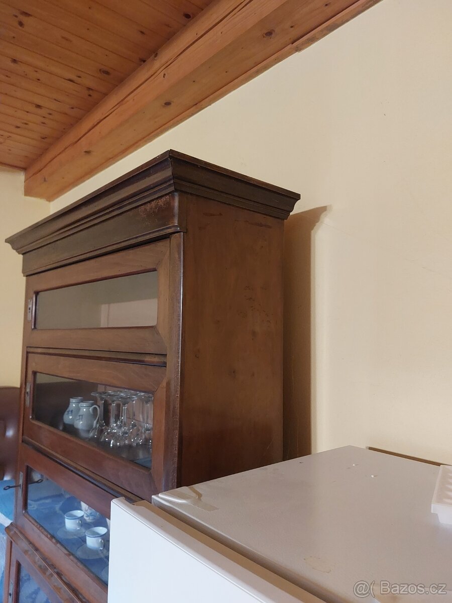 Starožitná skriň - 2