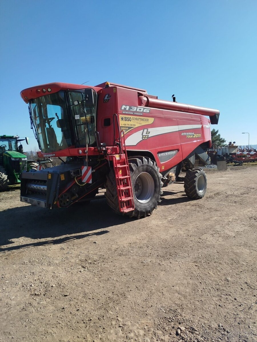 Sklízecí mlátička Laverda 306 - 2