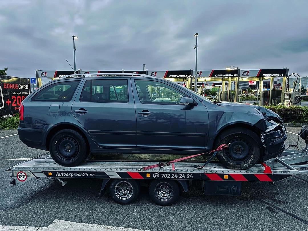 Veškeré náhradní díly Škoda Octavia 2 kombi 08 BZB JWX LF8J - 2