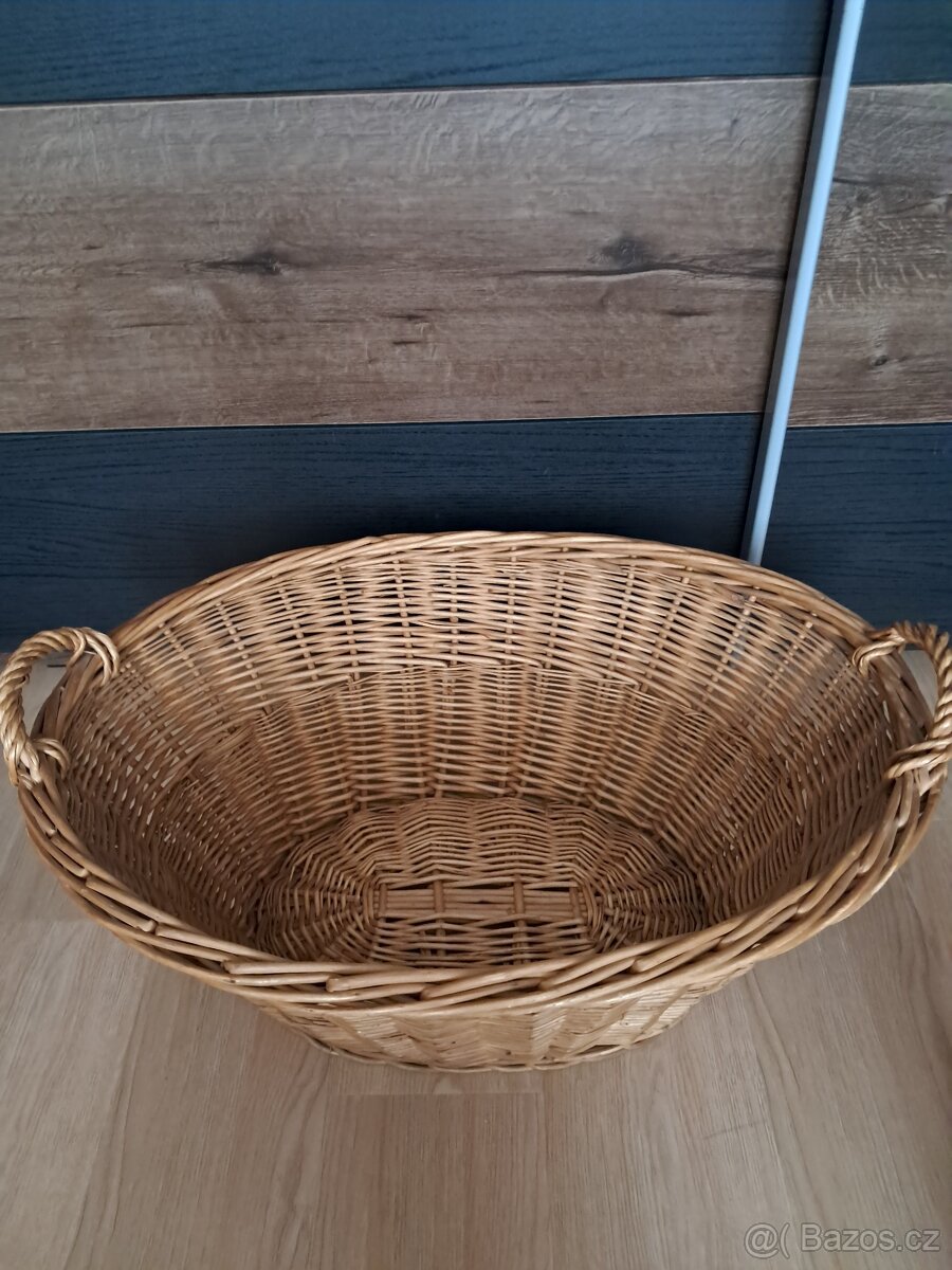 Proutěný koš na prádlo - 2