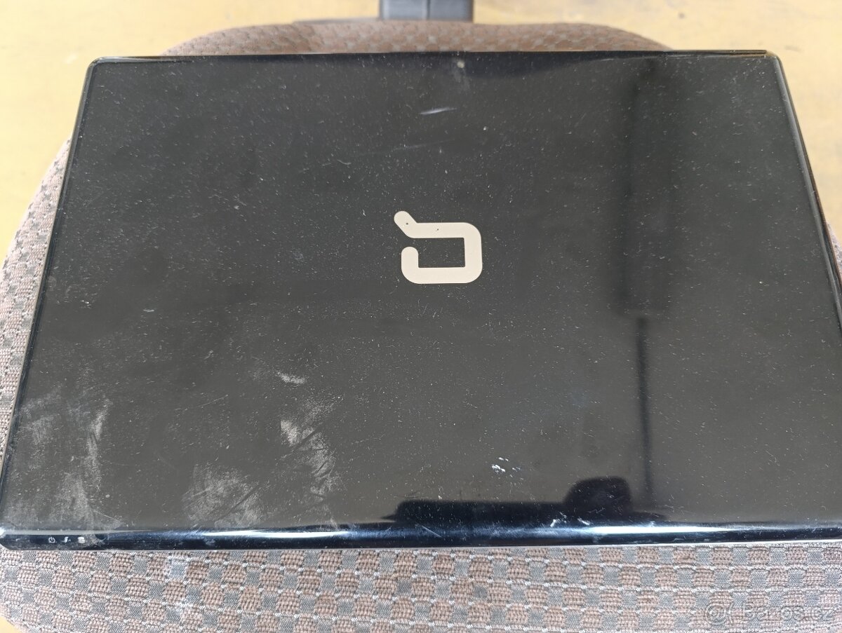 počítač HP compaq presario CQ61 - 2