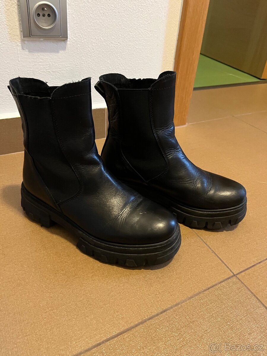 Kvalitní boty značky Marco Tozzi vel.38 - 2