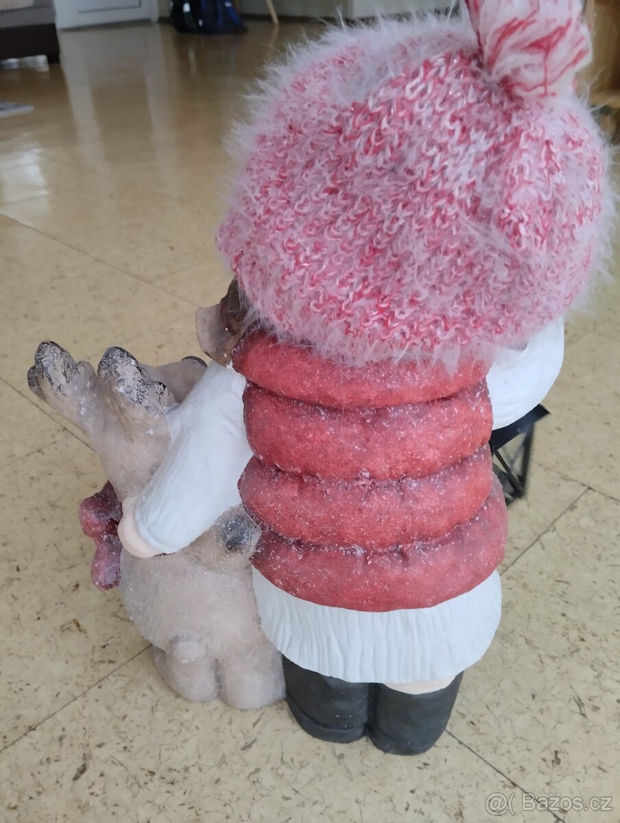 Dekorace holčička se sobem - 2