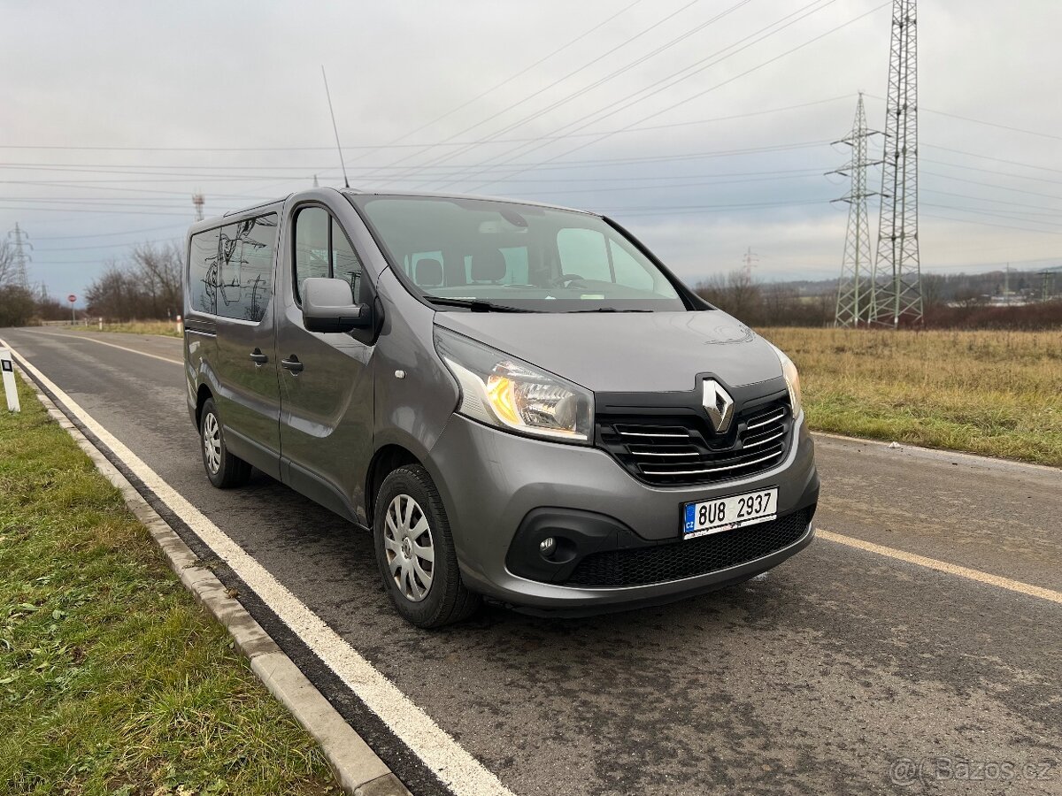 Renault trafic 8mist 2015 - 2